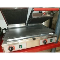 PIASTRA PER PANINI DOPPIA IN GHISA SMALTATA CON COPERCHIO